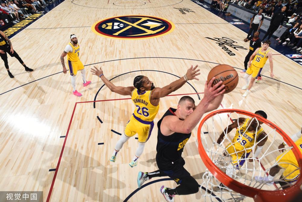 少年对羽毛 少年对羽毛