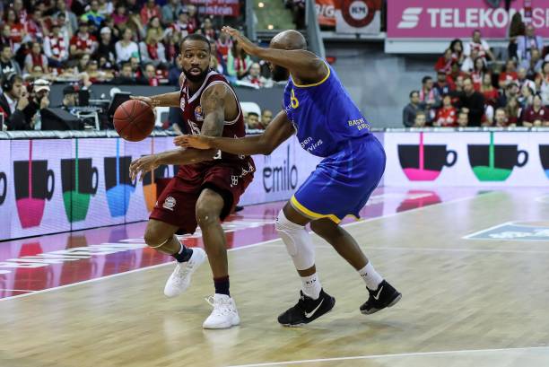 国游泳在国 国游泳在国